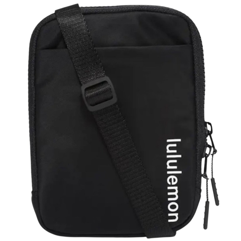 Lululemon‎ Easy Access Crossbody Belt Bag Black Nylon Adjustable Strap Bag EUC